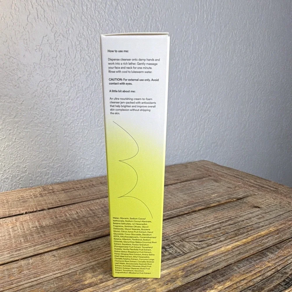 SMOOD Calm Me Down Antioxidant Cleanser pH Balanced Vegan 3.38 fl oz